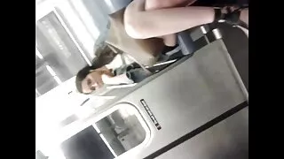 Грудаста блондинка скачати безкоштовно порно відео в халаті еротично позує на ліжку