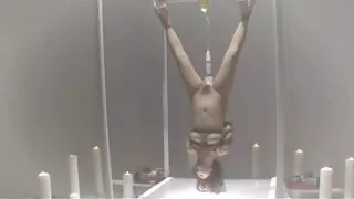 Голодні жінки погладив дивитись порно відео безкоштовно член під час сеансу БДСМ