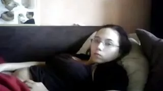 Пластикові Ірен Роуз показує порно відео безкоштовно розтяжку і позує оголеною
