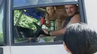 Дві чорні повії мають грубий Груповий секс з чорним дивитися безкоштовно порно відео чоловіком