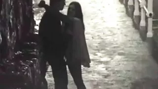 Молода дівчина впевнено мастурбує на скачати безкоштовно порно відео своєму єдинорозі