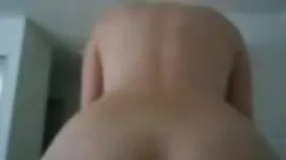Хтива азіатська дівчина смокче болт в машині секс відео безкоштовно