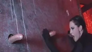 Вона носить розпусне нижню білизну і рве хлопця з порно фото безкоштовно fuckfest