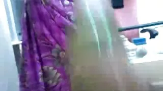 Блондинка з чудовими цицьками позує на порно відео дивитися безкоштовно камеру