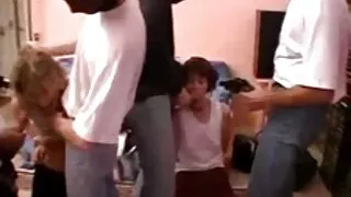 Чувак порно відео скачати безкоштовно пішов на поступки блондинці і трахнув перед камерою